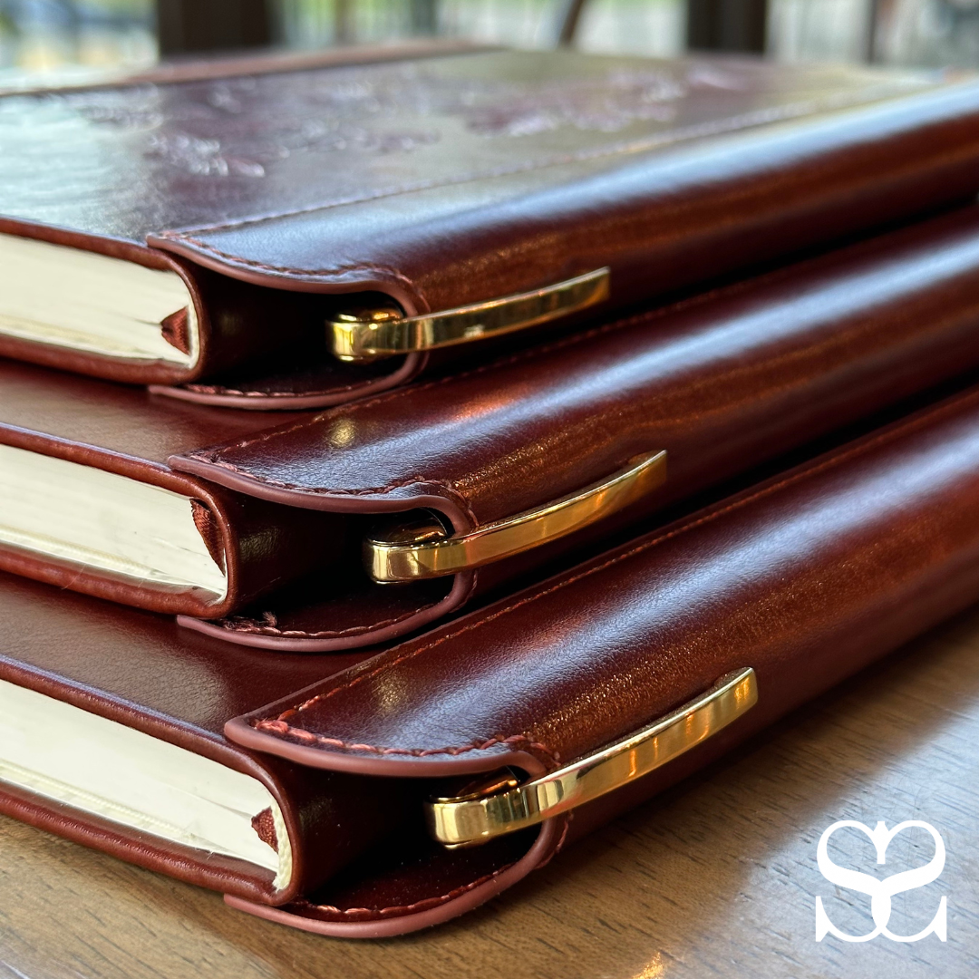 SETTINI® Lined Journal - Flower Journal for Writing Gift Set - Hardcover Vegan Leather, Includes Luxury Pen in a Unique Pen Holder, 192 Pages, 6 x 8.5 inches, Birthday Gifts for Women