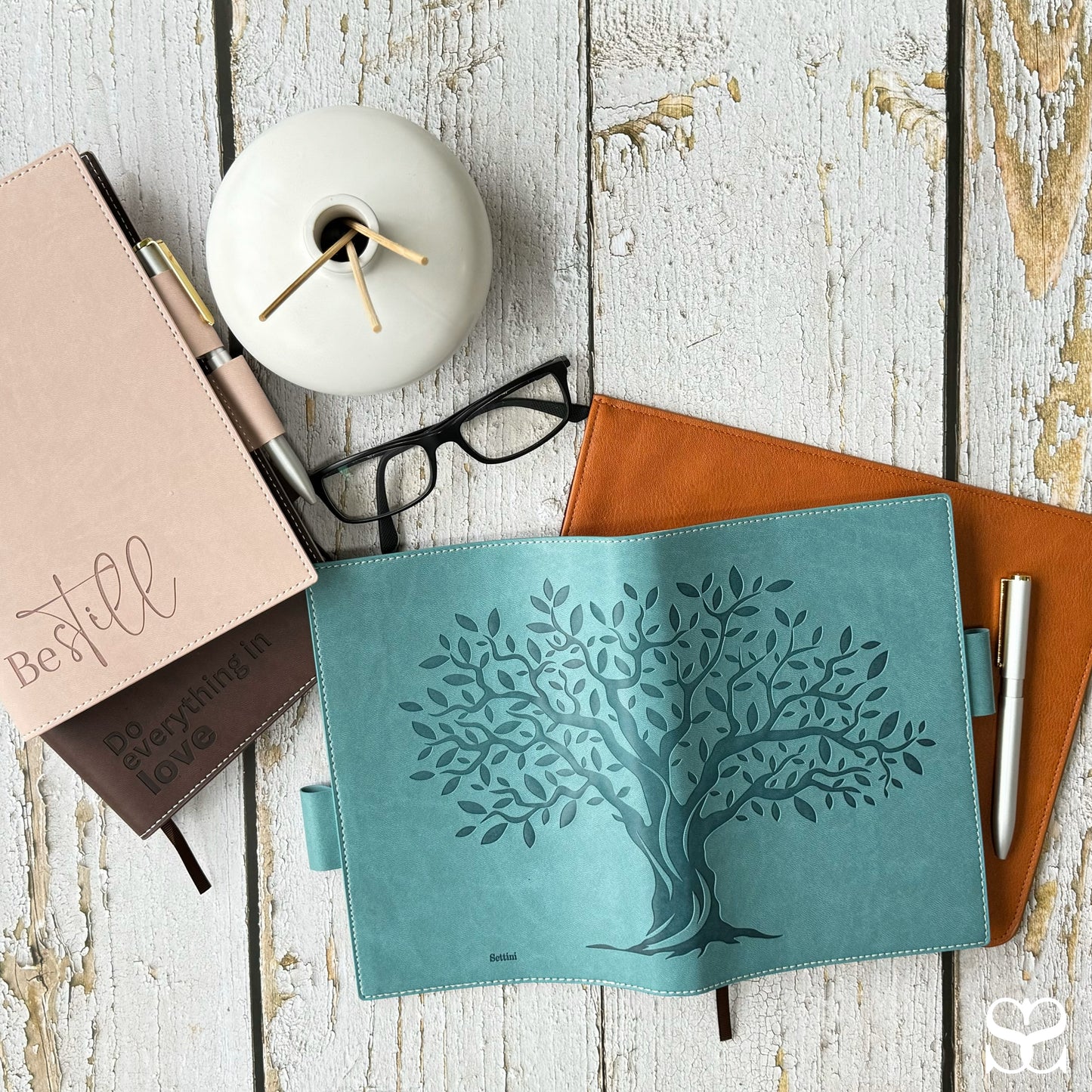 SETTINI® Refillable Journal - Double pen Holder - Luxury Pen - 256 Pages, 100gsm Lined Paper Notebook - Gift Box - Teal - Tree of Life